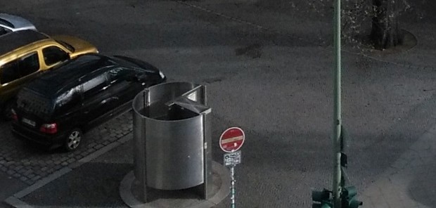 Die Detailvergr&ouml;&szlig;erung zeigt bereits deutliche Artefakte und vermatschte Details. (Bild: Tobias K&ouml;ltzsch/Golem.de)